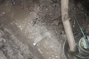 丰满地下室伸缩缝堵漏视频